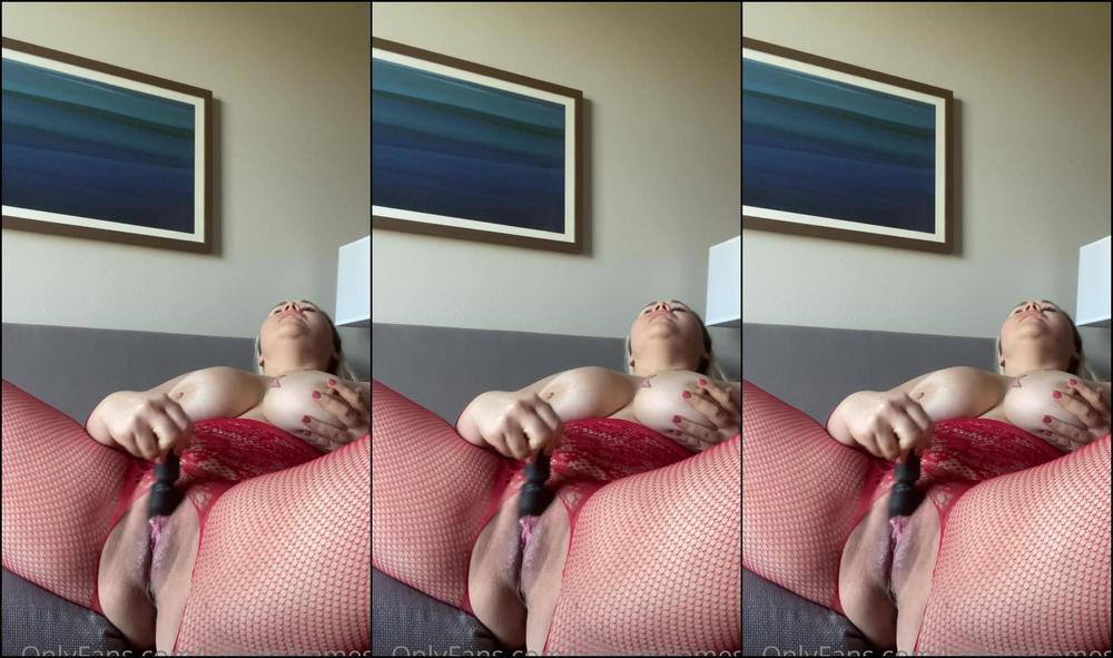 Vanessajames I Was Freshly Fkd And Still Horny Swipe Right To See Me Cum