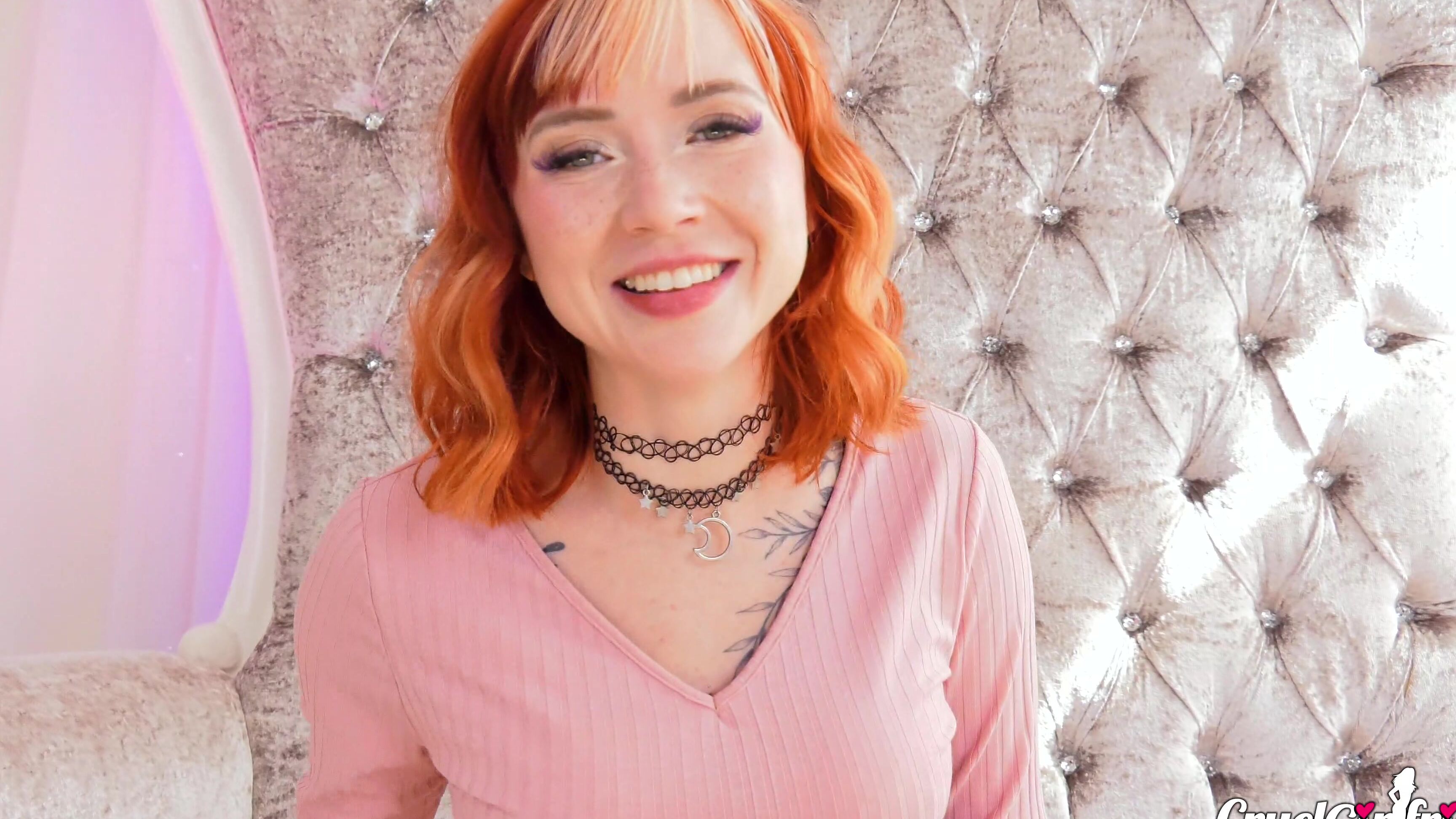 Cruel_Girlfriend_Evas_Public_ToiletHumper