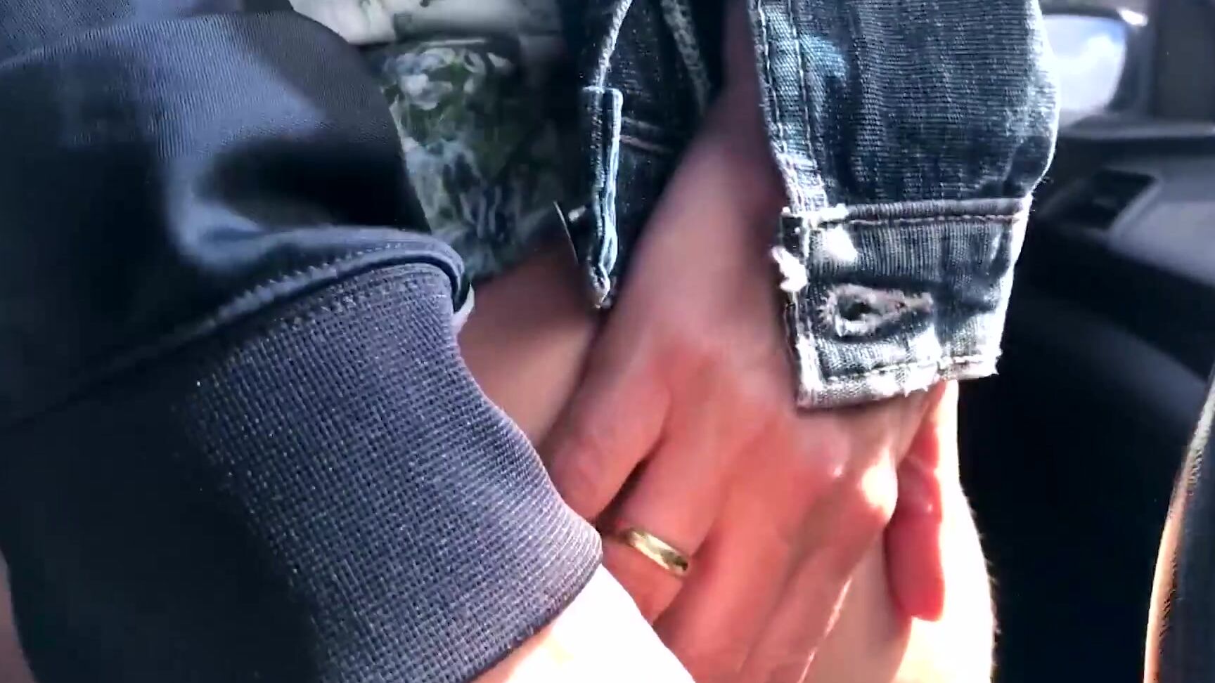 Screwdriverzzz 050.Fellow traveler fucked the driver with her anus xhamster