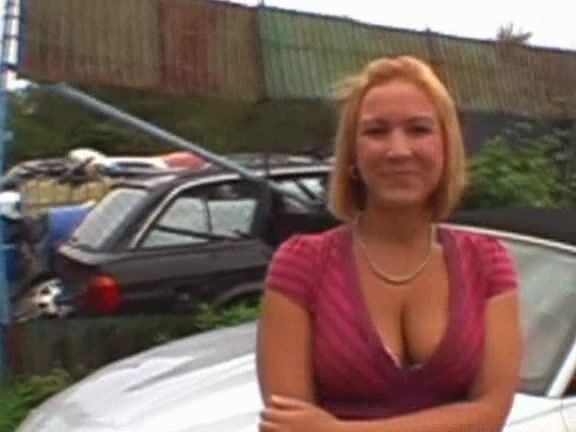 Public Invasion 101 Veronika in convertible 12-09-07 Public Invasion