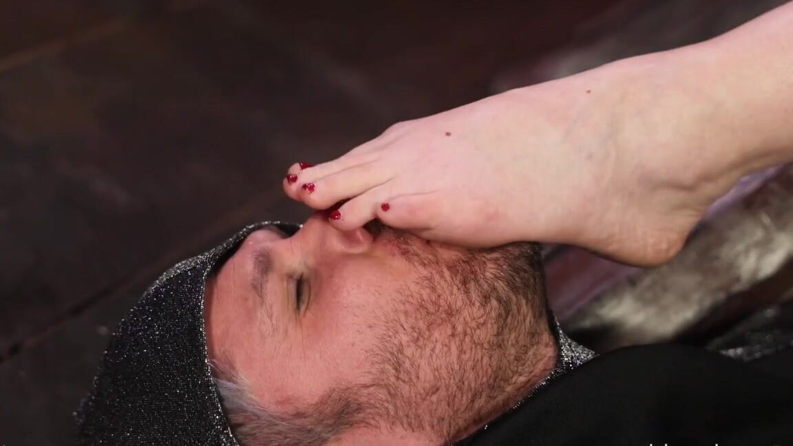 Vivienne L Amour Aka Vlproductionsuk Onlyfans Cersei And The Knight Cersei Is Informed By Her Best Night That He Has Heard Whispering Of A Plot 3