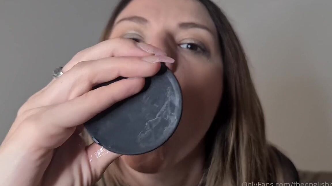 Ukmistressrose Nicknamed Theenglishrose3 Onlyfans What Does It Make Your Sissy Cock Do When I Run My Fingers Up And Down This Tiny Toy Sph Lovers