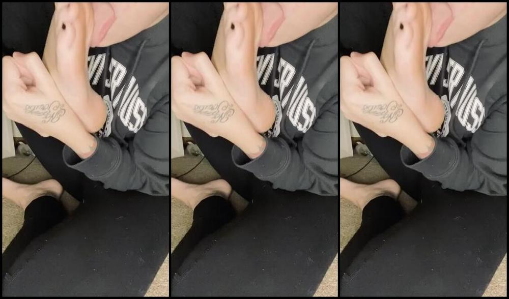 Kiki Kitsune Nicknamed Kiki Kitsune 10 26 2020 Onlyfans Video Just A Little Late Night Self Worship