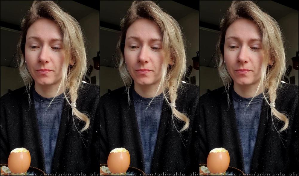 Adorable Alice Have Breakfast With Me