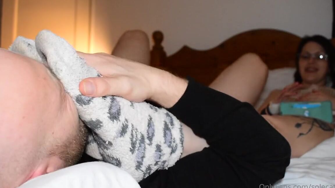 Greatbritishfeet Aka Solecatcher Onlyfans I Gave Her A Foot Massage Through Her Really Stinky Socks With My Face Greatbritishsoles