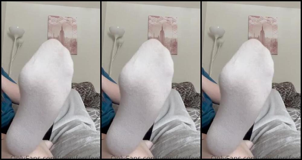 Jennifers Feet Nicknamed Jennifersfeetx 04 15 2021 Onlyfans Video Been Out In The Sun For Hours Sweating So Much