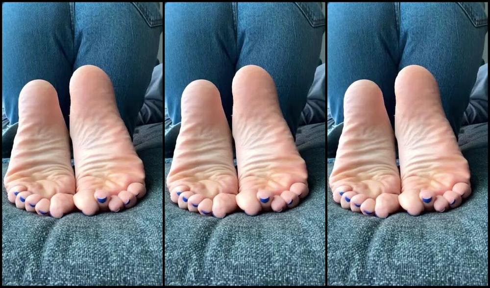 Cassidy Heat Feet Nicknamed Cassidyheatfeet Onlyfans First Foot Video In New Apartment 4