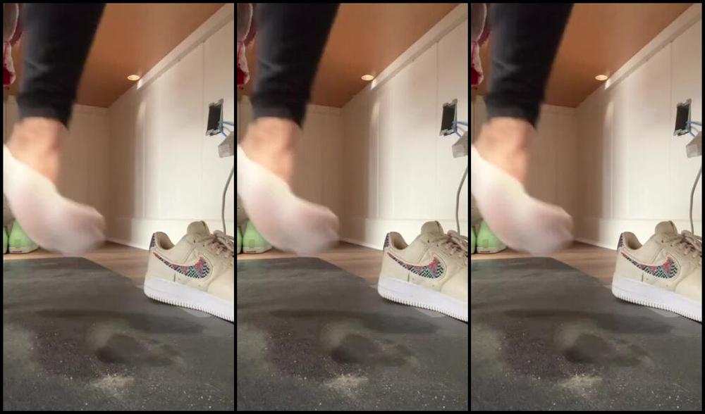 Keeley Kennedy Nicknamed Keeleyk Onlyfans Omg My Feet Get Wet With Sweat In These Air Force Ones Don T You Wish