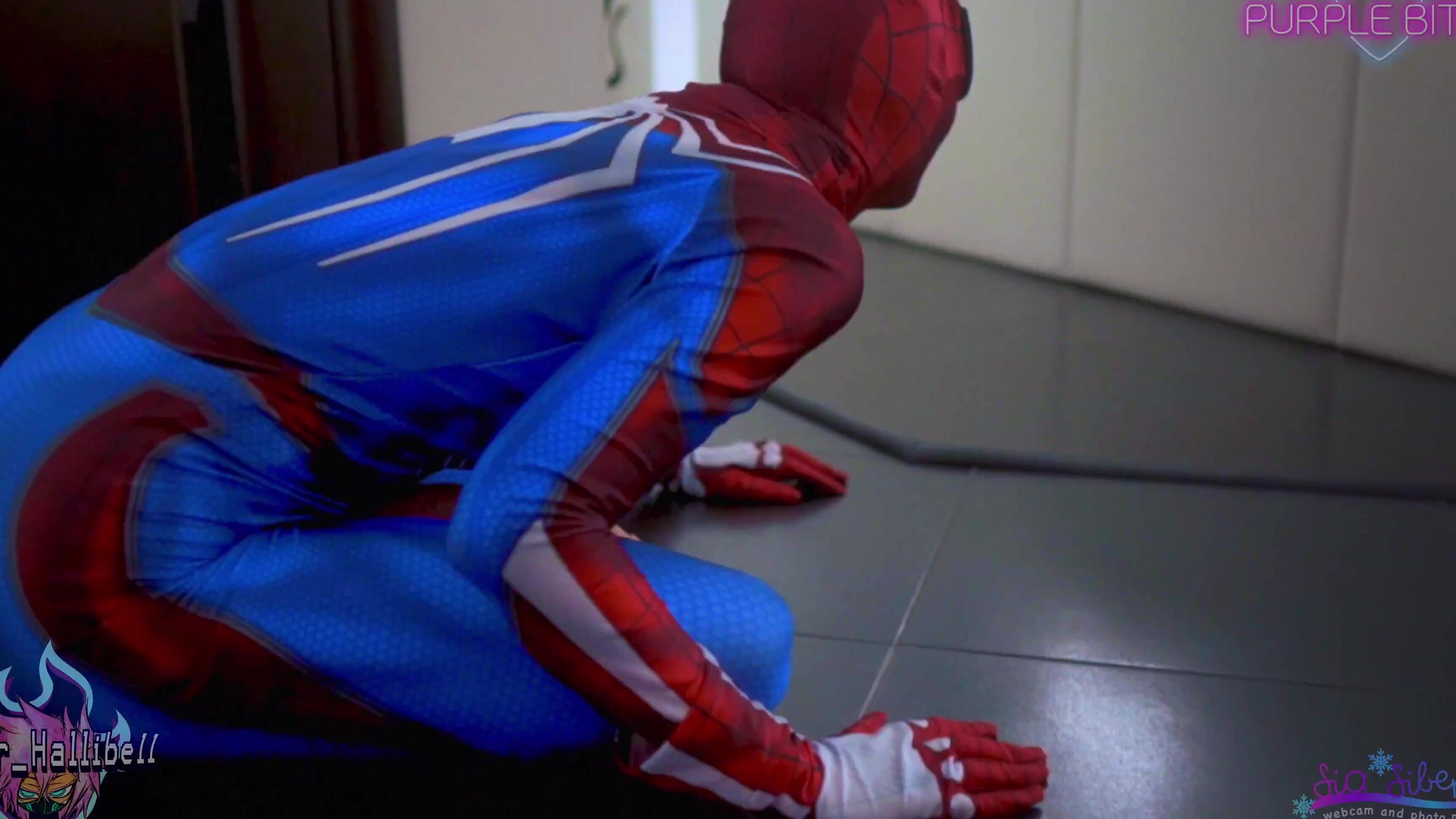 [Manyvids.com] Purple Bitch, Amber Hallibell, Sia Siberia - 3some lesbian Spiderman (17-06-2021) [Lesbian, Strap-On, Anal, Cosplay, Costumes, Dildo, Threesome]