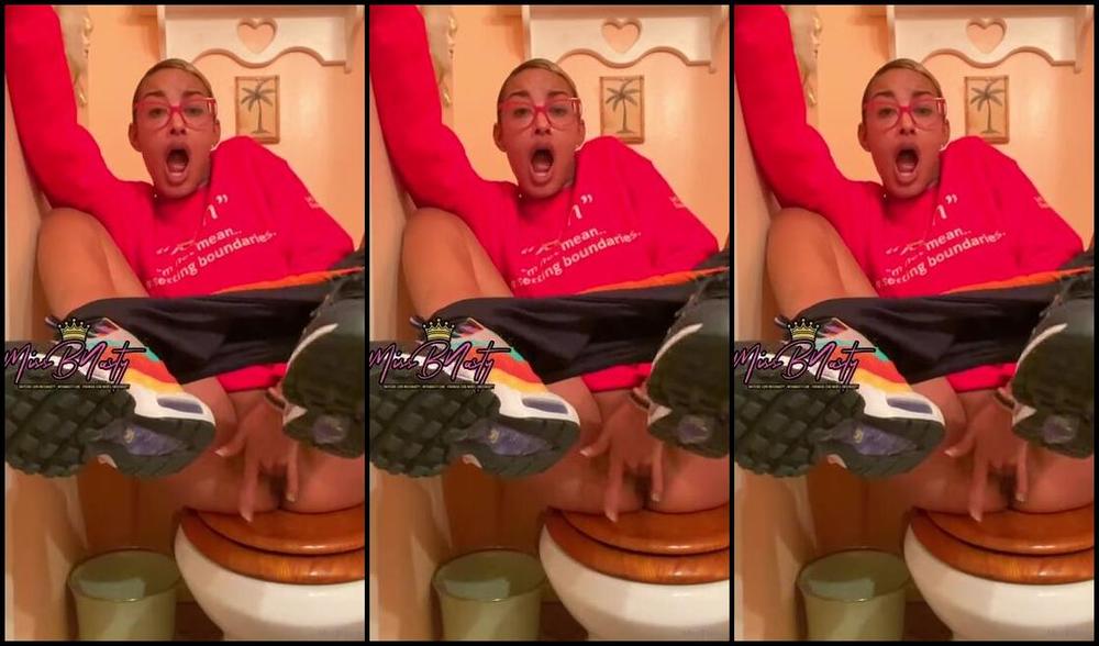 Missbnasty Onlyfans Spending The Day With Family But Of Course I Snuck Off To Bust A Few Nuts My Pussy Was So Wet And P2Zp