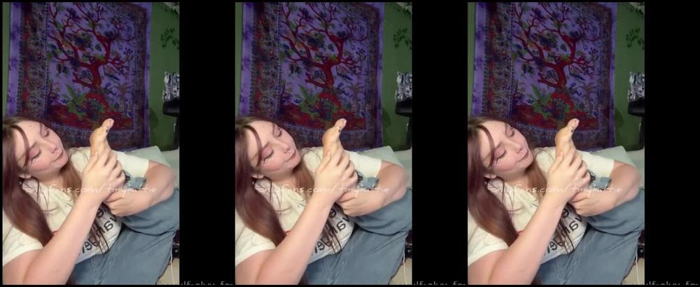 Alyx Wulf Nicknamed Sillywulf 04 27 2025 Onlyfans Video Self Worship And Foot Joi