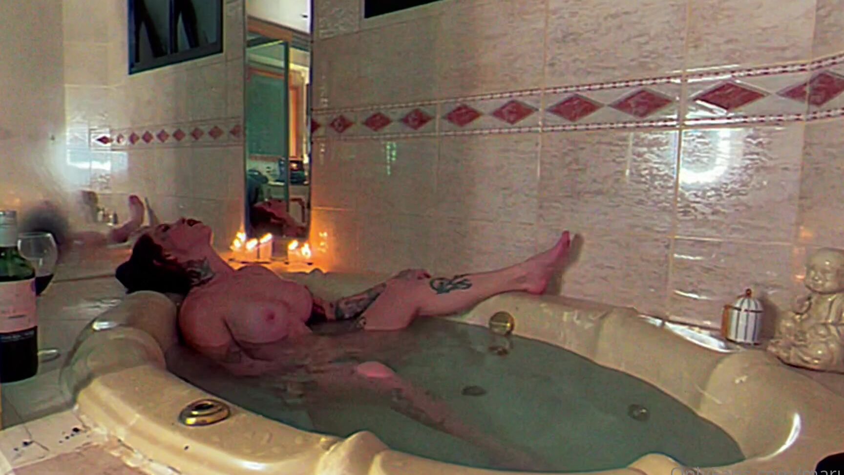 Marukarv O Banho De Banheira Mais Gostoso Dos Ltimos Tempos