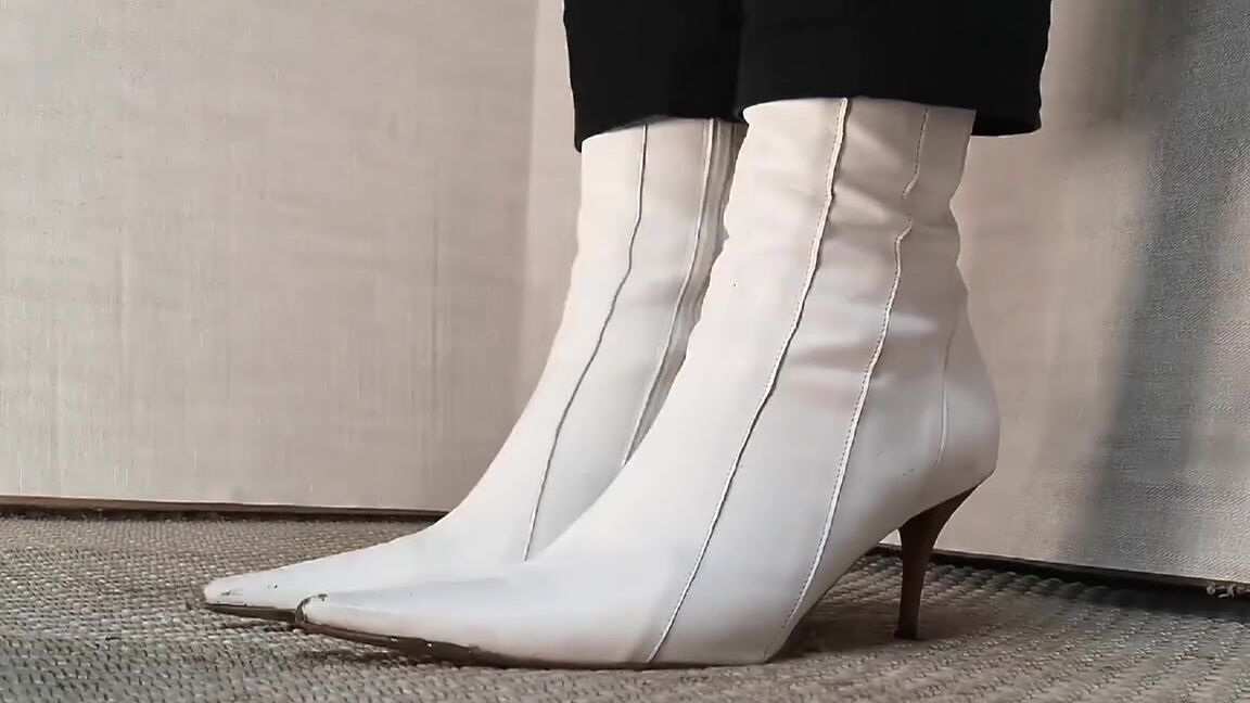 cruel claudia cc claudia s elevator Clips4Sale