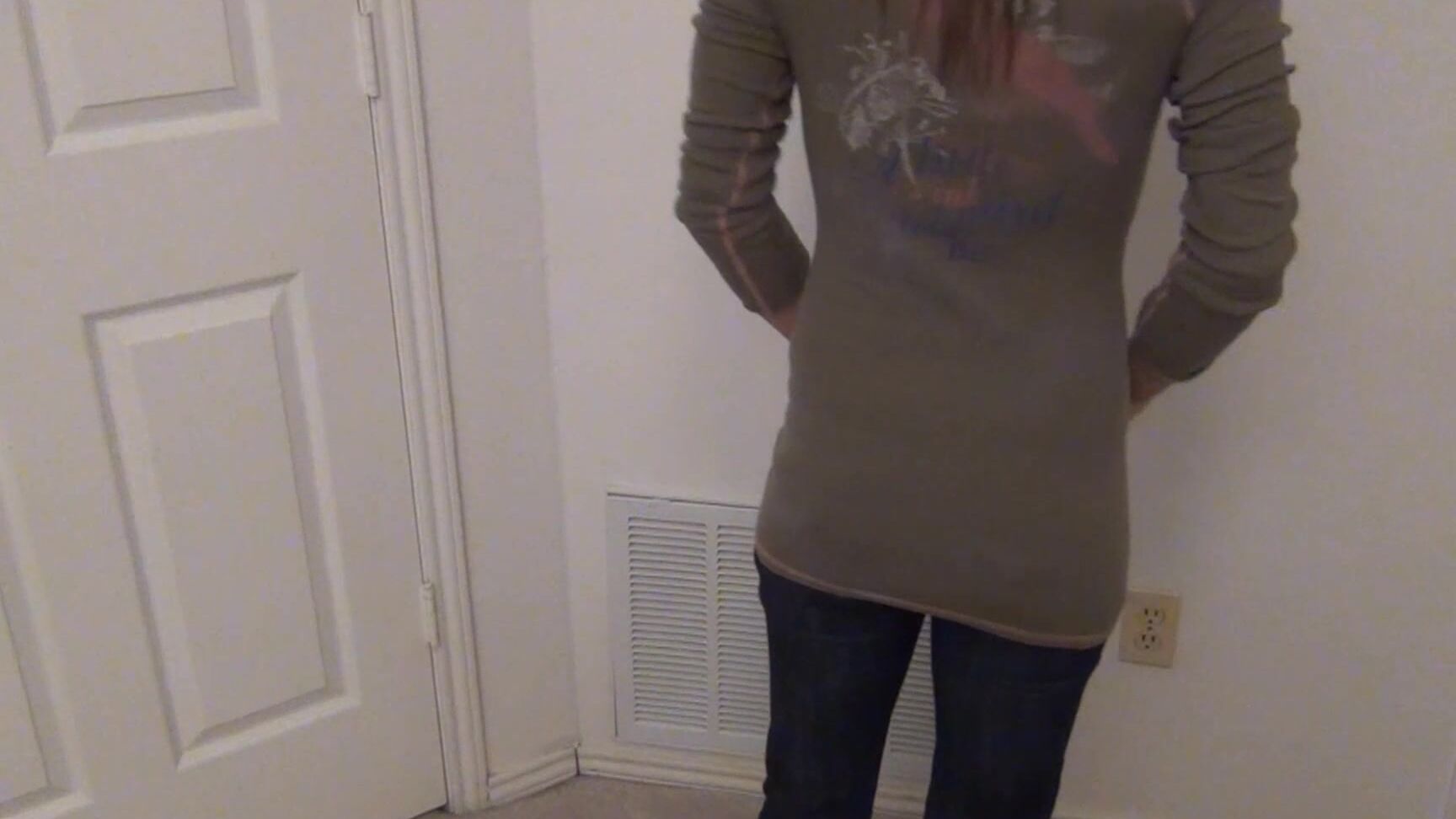 Lacy, Bent Over, Hands On Knees, Hair Brush, Full HD, amateurspankings AS Lacy Uses All The Hot Water Clips4Sale