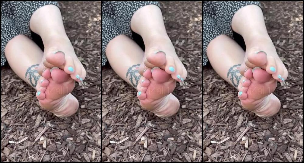 Goddess Ashley Nicknamed Foot4All1 Onlyfans Such A Beautiful Day For Some Soul Scrunching In The Shade I Love Going Barefoot And 61