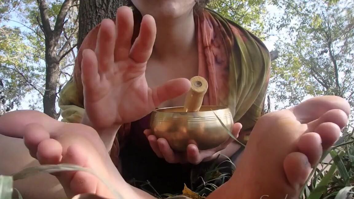 Enchantress Arwyn Nicknamed Mightyarwyn Onlyfans A Relaxing Throwback To Sunnier Days Z