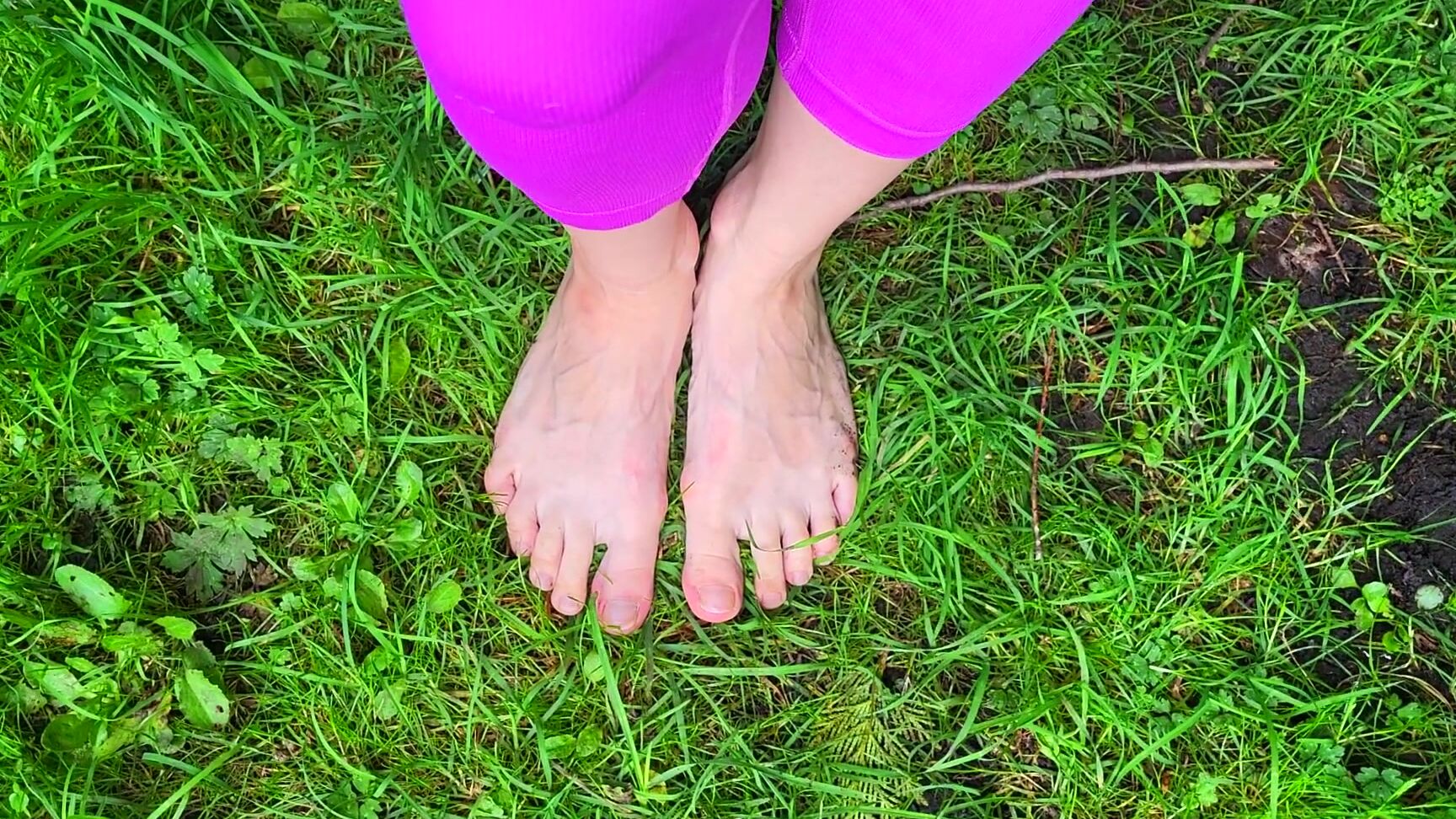 "Goddess Vanessa" feet, barefoot, dirty feet, foot fetish, soles Barefoot Muddy Feet Worship manyvids
