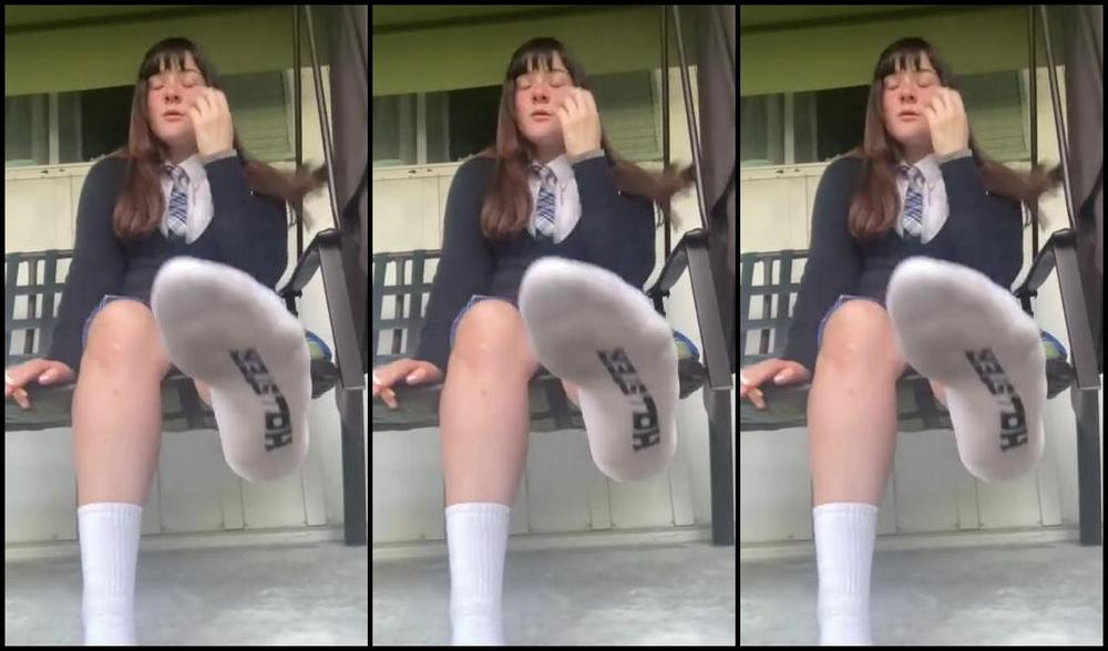 Gaptoothgirl Nicknamed Gaptoothgirl 03 03 2024 Onlyfans Video Being Weird Smoking A Cig Showing Off My Maroon Converse That A Stranger Bought For Me