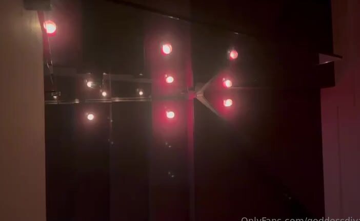 Diosa Divana Nicknamed Goddessdivana 10 16 2024 Onlyfans Video Mirad Como Se Arrastra Este Esclavo Decr Pito Para Llegar A Mis Pies Con Los Billetes En