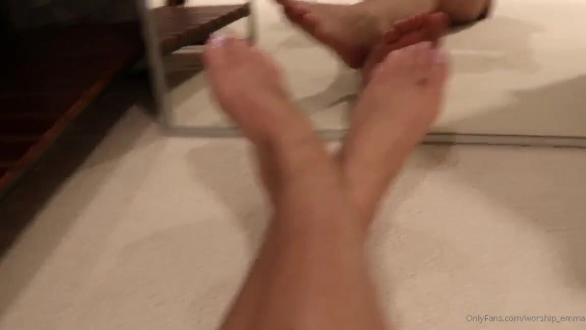 Princess Emma Nicknamed Worship Emma Onlyfans Foot Worship Clip 3