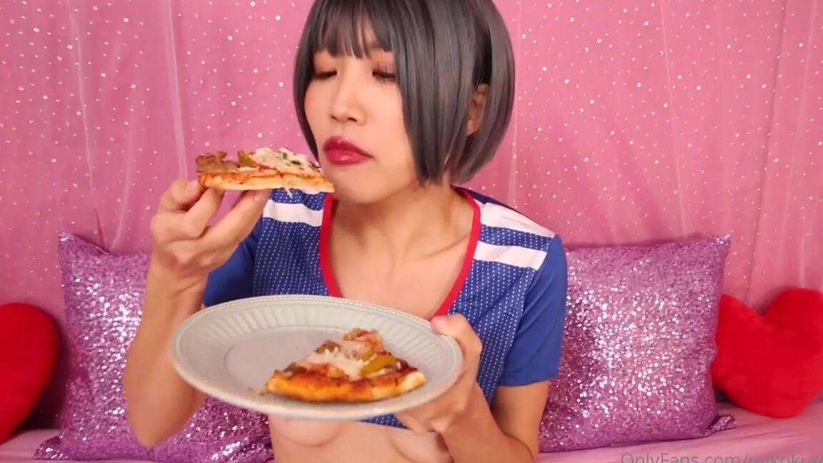 Aki Mama Nicknamed Akimama 02 02 2023 Onlyfans Video Here Is The Soccer Behind The Scenes Video I Got Hungry Late At Night During Filming So I