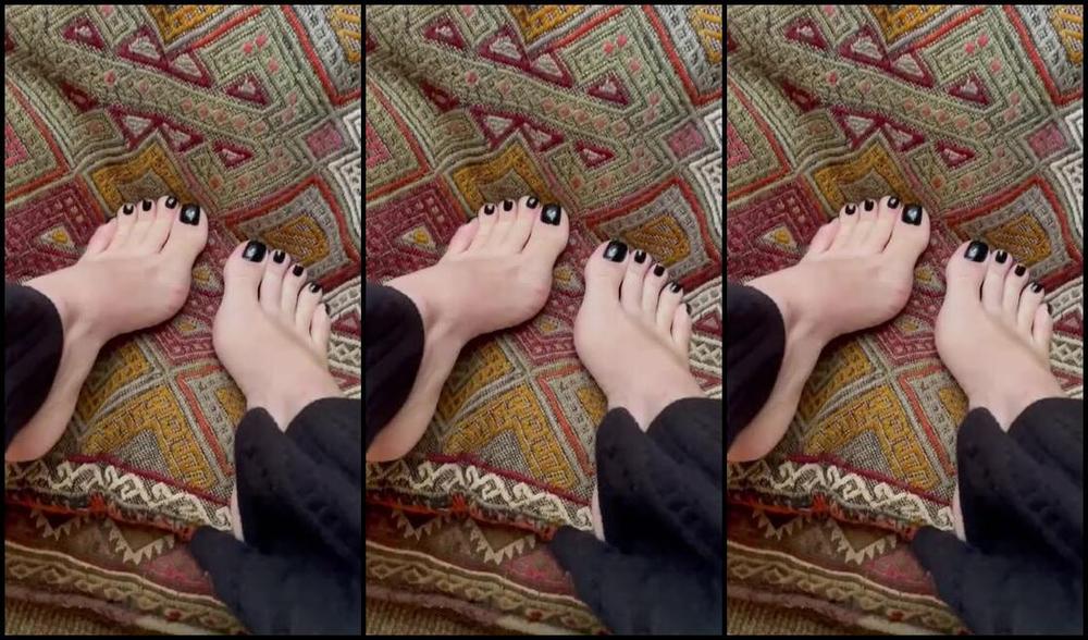 Flavsoles Nicknamed Flav Soles19 11 13 2024 Onlyfans Video Pisando No Tapete Mas Queria Estar Usando Voce De Tapete E Pisar Muito Voce Iria Gostar