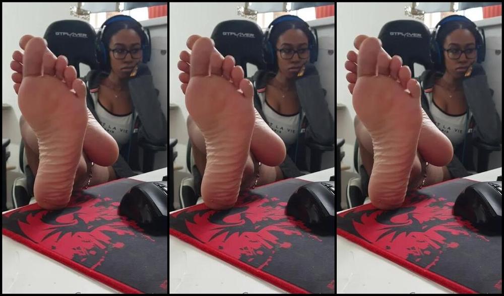 Ceceprincesstoes Nicknamed Cecesprincesstoes 04 08 2021 Onlyfans Video Ive Been Relaxing In The House All Day And Decide To Watch Some Youtube With My