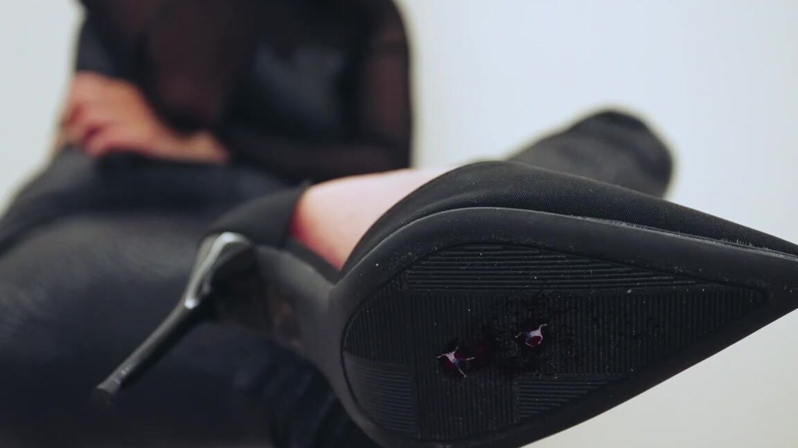 Giantess Ella Nicknamed Giantessella 11 27 2023 Onlyfans Video Clean That Up And Wait For The New Crush Videos Like A Goooood Slave Do