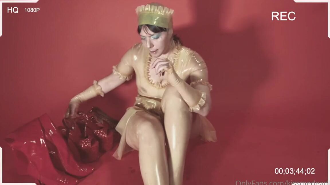 Kissmedeadlydoll Nicknamed Kissmedeadlydoll 10 06 2021 Onlyfans Video Its Worship Wednesday This Weeks Theme Is Shoe Fetish