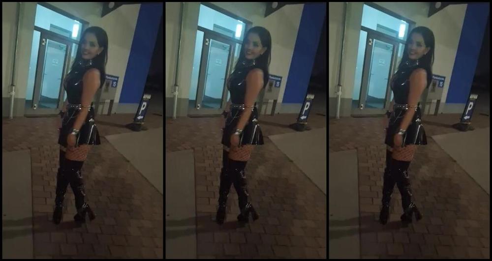 Sophie X Elodie Nicknamed Sophie X Elodie 12 12 2024 Onlyfans Video Im Kinky Shiny Outfit Auf Dem Weg Zur Party