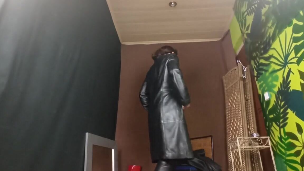 Reina Leather Nicknamed Reinaleather Onlyfans Todays Live Streamming Recorder Is Acting Weird And Had A Small Little Problem So I Recorded