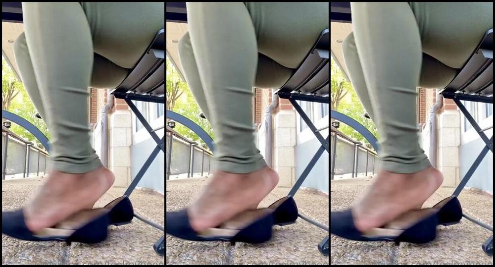 Goddess Smokey Nicknamed Goddesssmokeyyy Onlyfans Watch Me On My Lunch Break