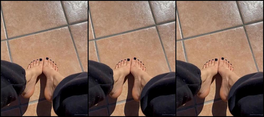 Koi Sols Nicknamed Koi Sols 03 29 2021 Onlyfans Video Not Feeling Great These Past Couple Days But Its So Sunny Today And I Thought My