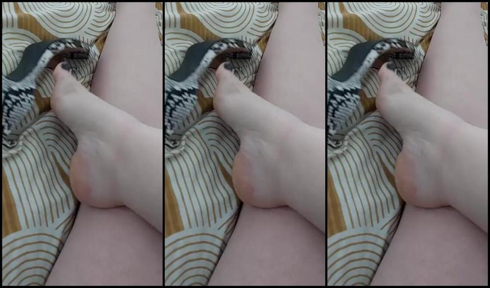 Tinyfairyfeet Nicknamed Tinyfairyfeet 03 13 2023 Onlyfans Video Some Monday Morning Shoe Play