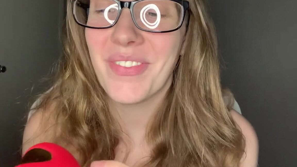 Jennaize Nicknamed Jennaize Onlyfans I Got A New Spicy Toy This Is Honestly My New Favorite One So Far The