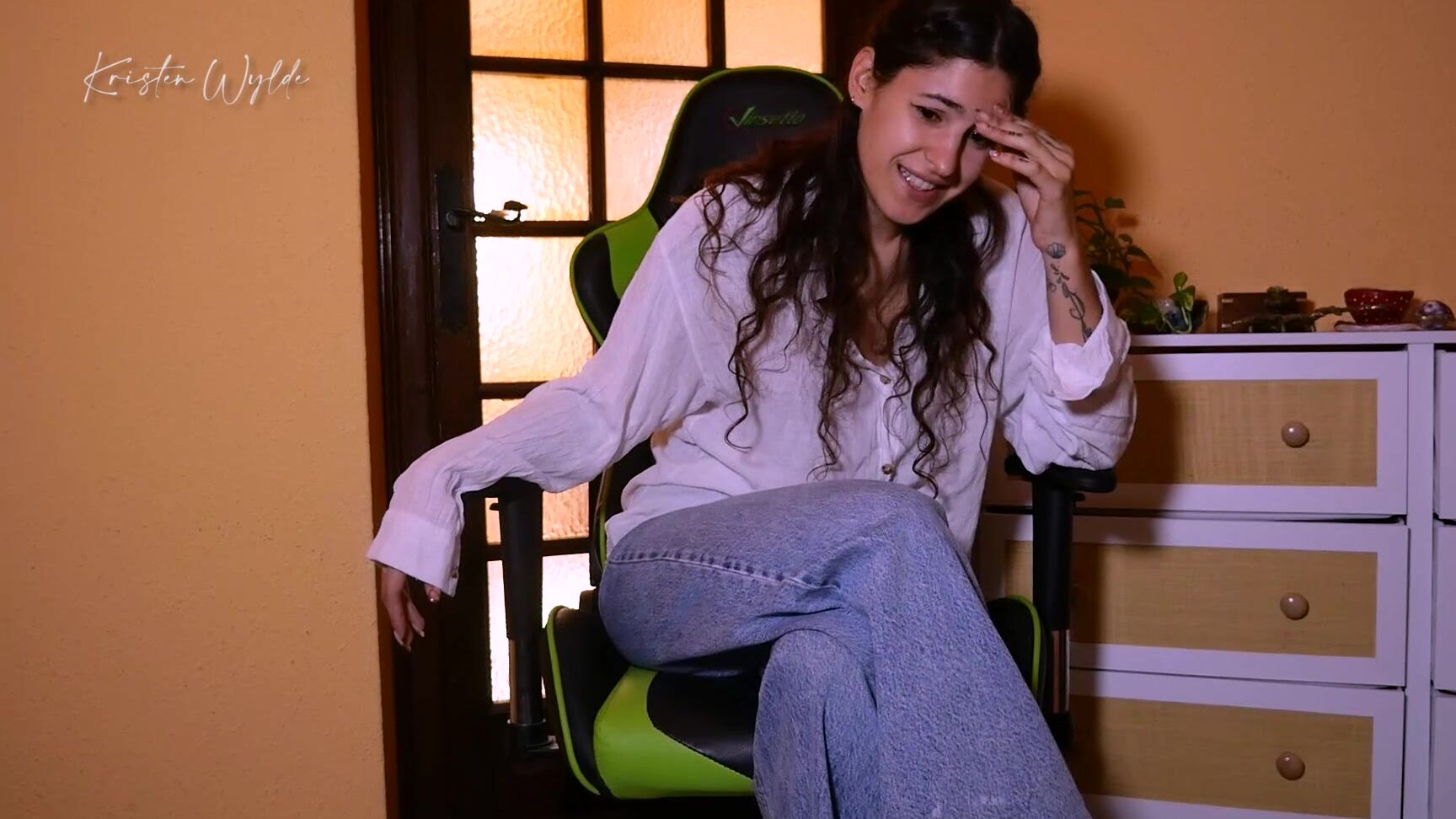 "kristenwylde" femdom, humiliation, pee, sph, verbalhumiliation Pants wetting humiliation during therapy manyvids