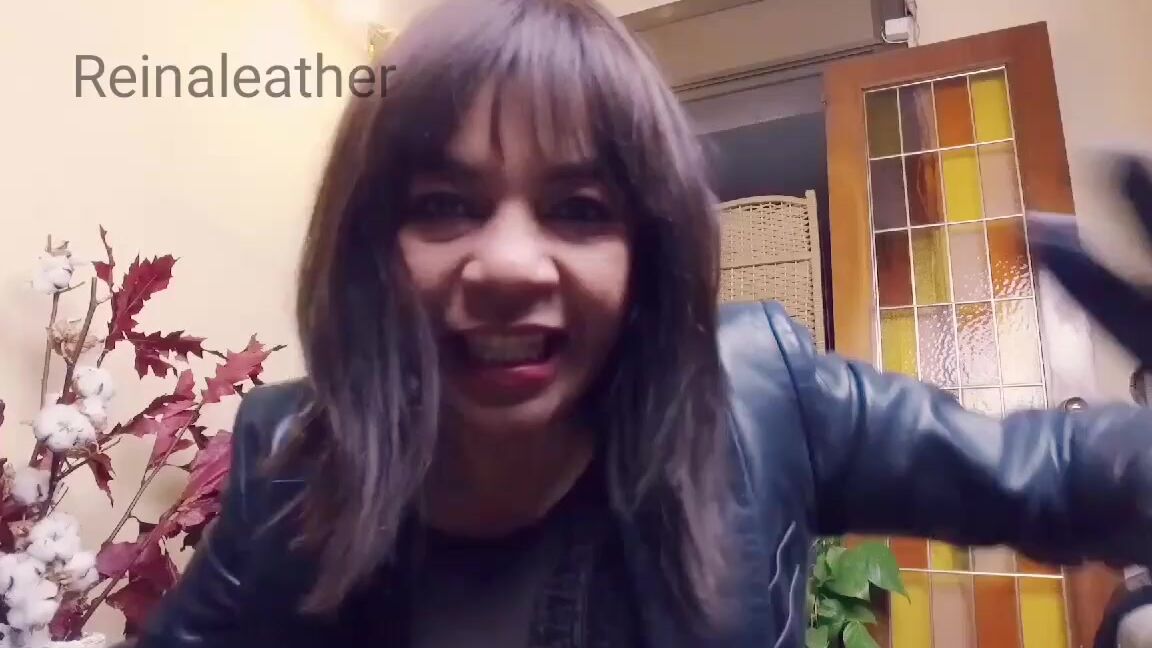 Reina Leather Nicknamed Reinaleather Onlyfans Leather Gloves Pantyhose And Sandals