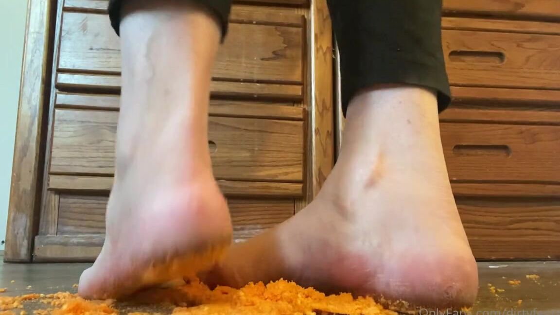 Findomfeetgirl Nicknamed Dirtyfeetgirl92 01 05 2022 Onlyfans Video Brand New Video Psn