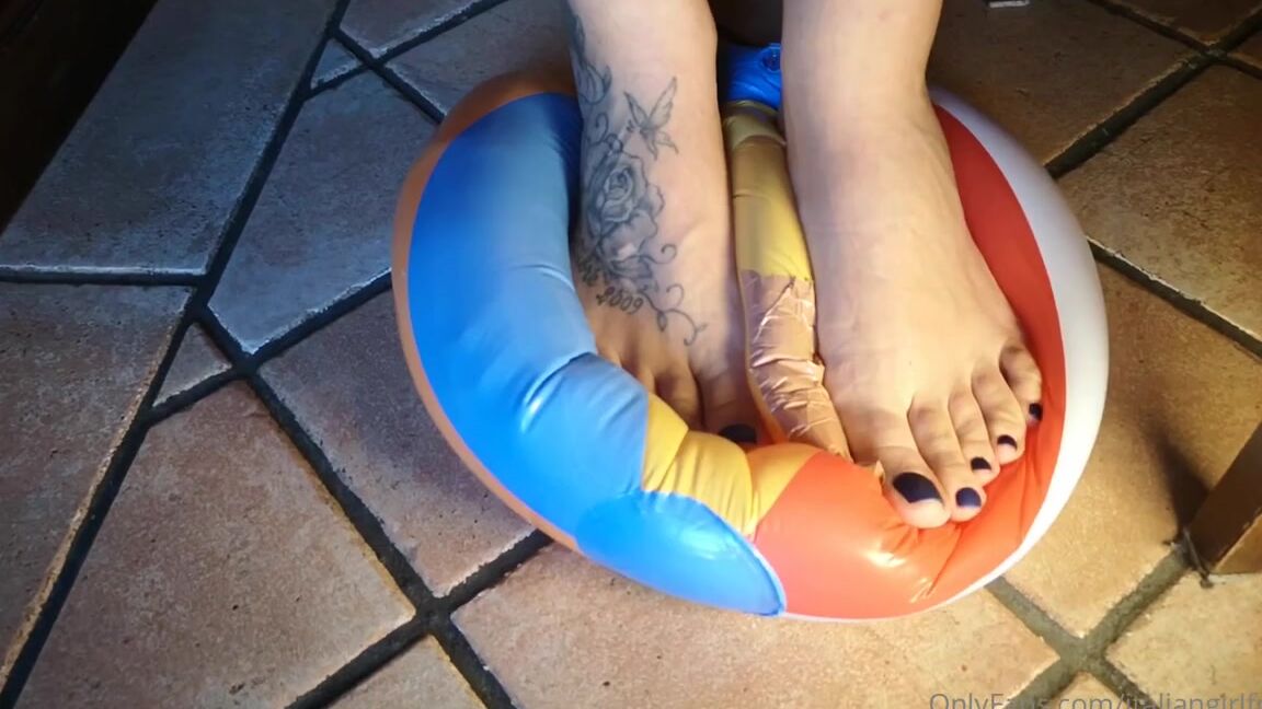 Italian Girlfriend Nicknamed Italiangirlfriend 07 14 2022 Onlyfans Video Some Inflatables Under My Weight