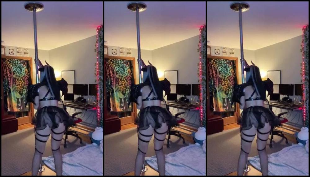 Juicy Dubz Nicknamed Juicydubz 10 17 2023 Onlyfans Video Succubus Dancing On The Pole For You Zym