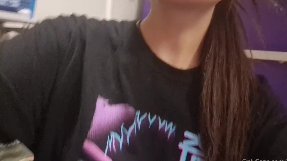 Nirvy Nicknamed Nirvy Onlyfans I Taste My Feet Before I Go Out And When I Come Back N5