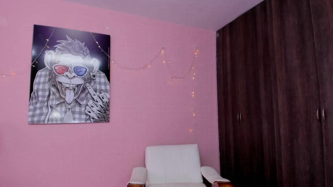 "RoxyModel" ice fetish, latina, nudity/naked, spanking Wet body manyvids