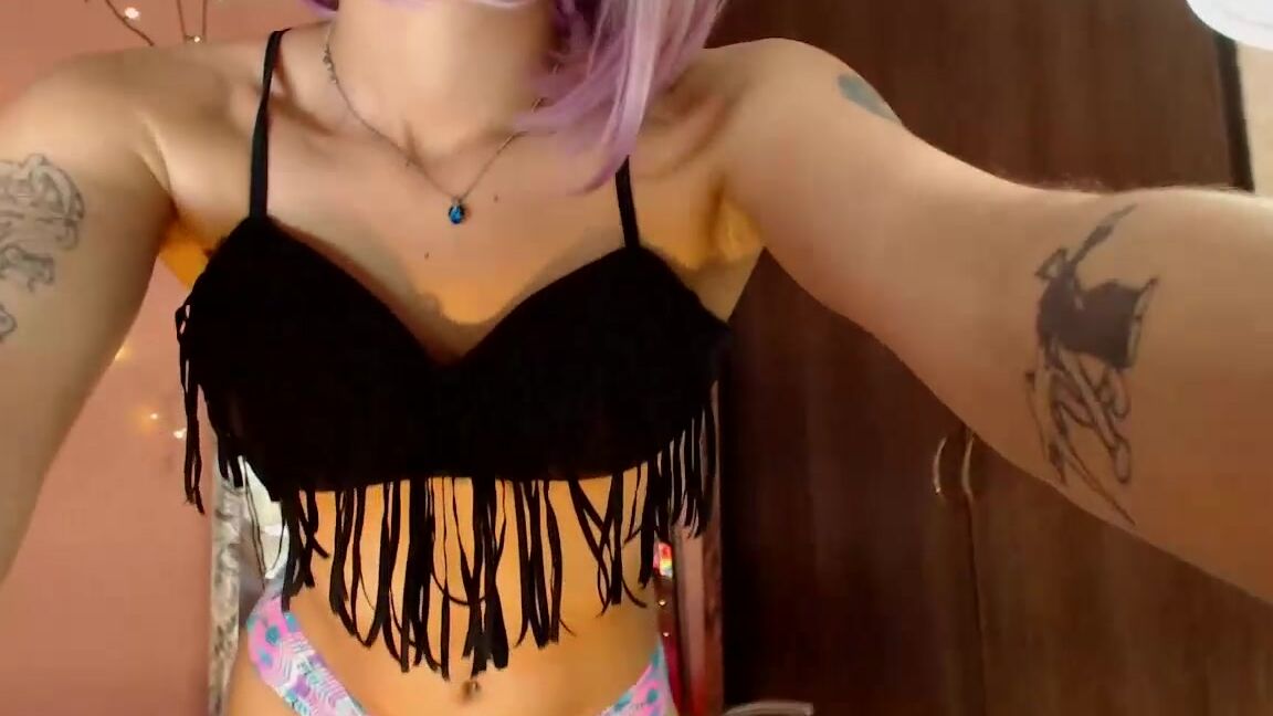 "RoxyModel" dancing, latina, short hair, spanking, twerk My lola personality is hot manyvids