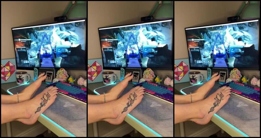 Alice Rose Nicknamed Alicerosequeenoftoes 09 30 2022 Onlyfans Video There Is No Better Way To Celebrate Friday Than Going On Another Pirate Adventure Lol I