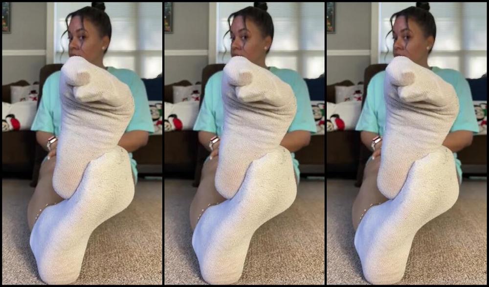 Deedee Nicknamed Deedeericanfeet 12 13 2024 Onlyfans Video Gm My Dears As Requested Sock Tease Removal