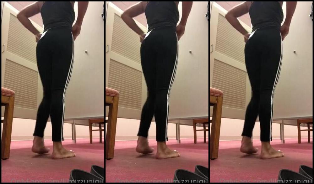 Lilmizzunique Nicknamed Lilmizzunique Onlyfans So Excited To Do A Little Shopping Today After My Pedicurea Fun Dresser Room Video For My Favorit