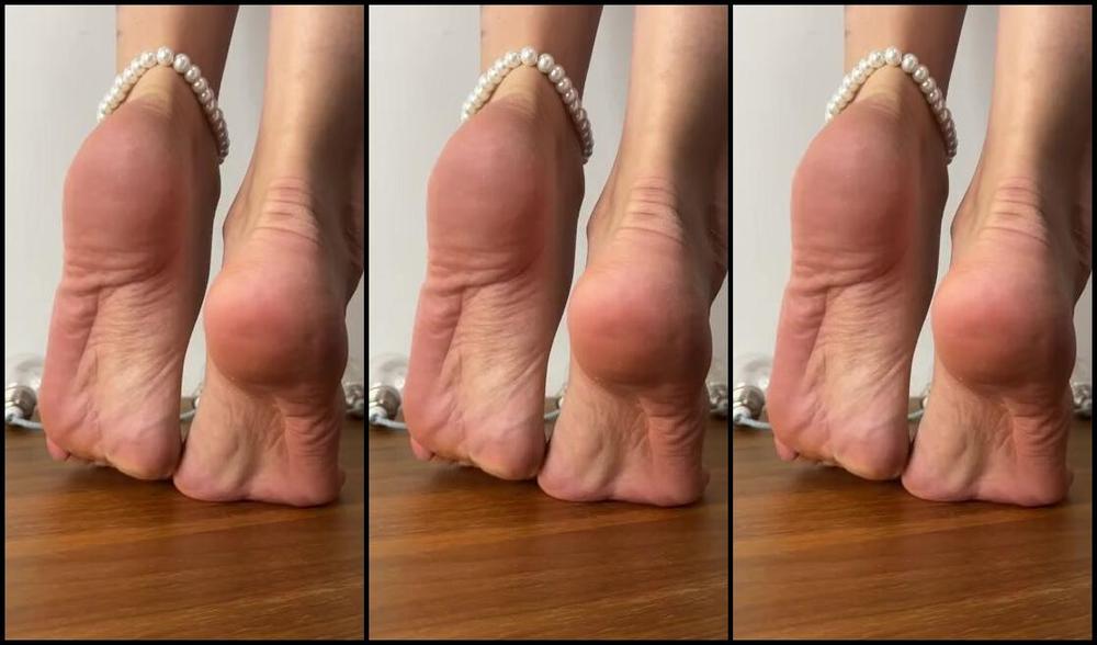 Eva Fashka Nicknamed Onlyfashka 01 23 2025 Onlyfans Video Fresh Pedicure French On My Toes I Think It Looks Amazing On My Feet Love This