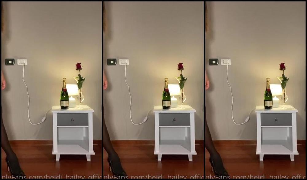 Heidi Bailey Official Nicknamed Heidi Bailey Official 09 14 2021 Onlyfans Video Hi Guys Im Still Here Teasing You With My Long Legs In Stockings