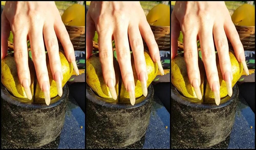 Lady Left Nicknamed Ladyleft 11 19 2020 Onlyfans Video A Fruit Selection Including A Whole Uncut Watermelon That I Scratch Deeply Into Pierce And Cut 78De