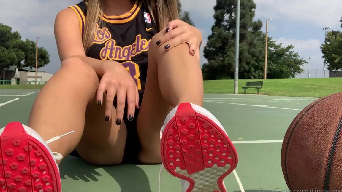 Tiny Gypsy Nicknamed Tinygypsyfeet 10 12 2020 Onlyfans Video Just Another Sock Tease To Hold You Over While You Patiently Wait For My Full Lakers